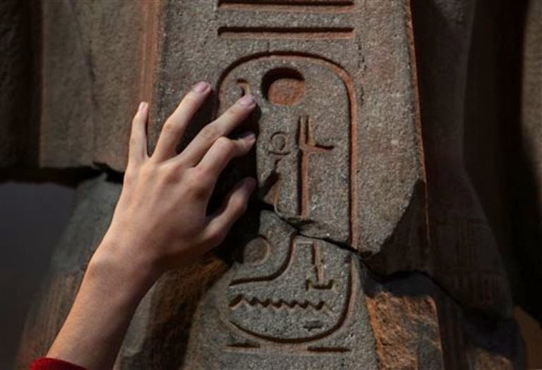 US museum tells blind visitors: Please touch!