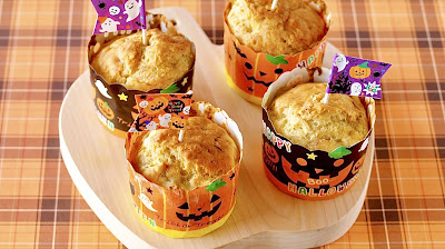 2-Ingredient Banana Cupcakes (EASY Halloween Idea)