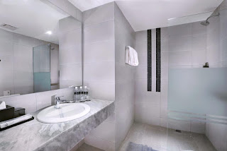gambar kamar mandi hotel neo+ penang