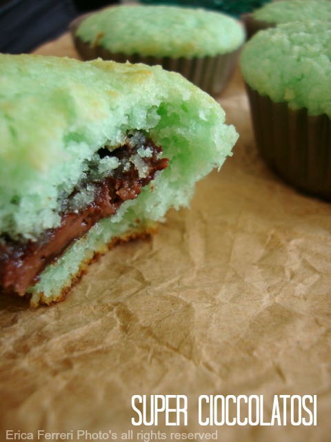 Ogni Riccio Un Pasticcio Blog Di Cucina Muffin Alla Menta E Cocco Con Cuore Di Cioccolato