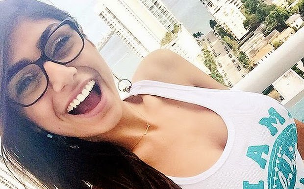 Foto Seksi Mia Khalifa