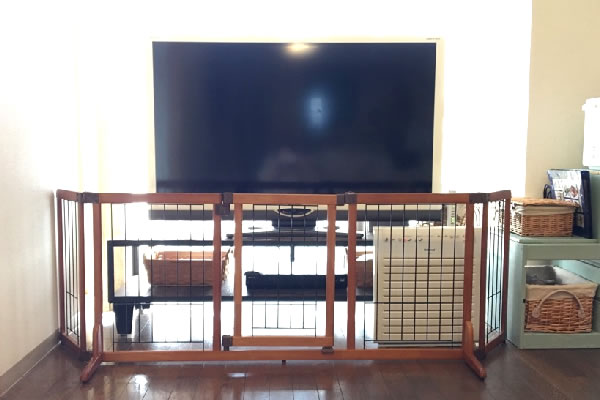簡単置くだけ テレビ前ベビーゲートの話 価格と見た目と使い勝手が最強 6年半使ってます 更新 ワンオペ2 0 育児と暮らしのブログ 簡単置くだけ テレビ前ベビーゲートの話 価格と見た目と使い勝手が最強 6年半使ってます 更新 ワンオペ2 0 育児と暮らしのブログ