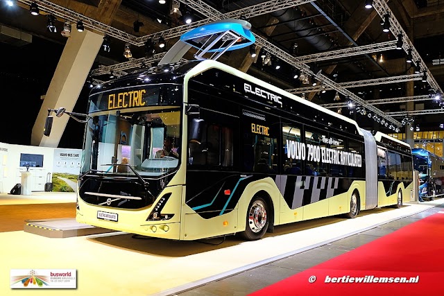 Volvo Buses lanzó un nuevo bus articulado eléctrico en Busworld 2019