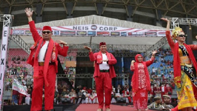 Ridwan Kamil Menari Ronggeng Beken Bersama 3.000 Penari di Kota Bekasi 