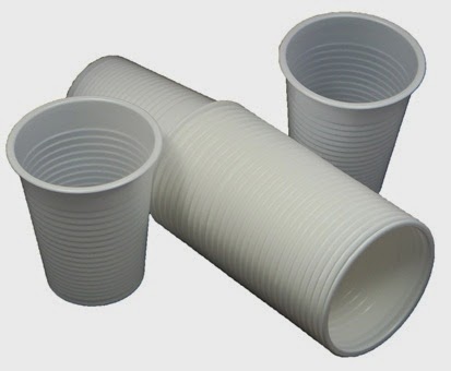 500 x White Disposable Plastic Cups Glasses 7oz (190ml)
