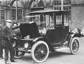 Thomas Edison dan Sebuah mobil listrik tahun 1913