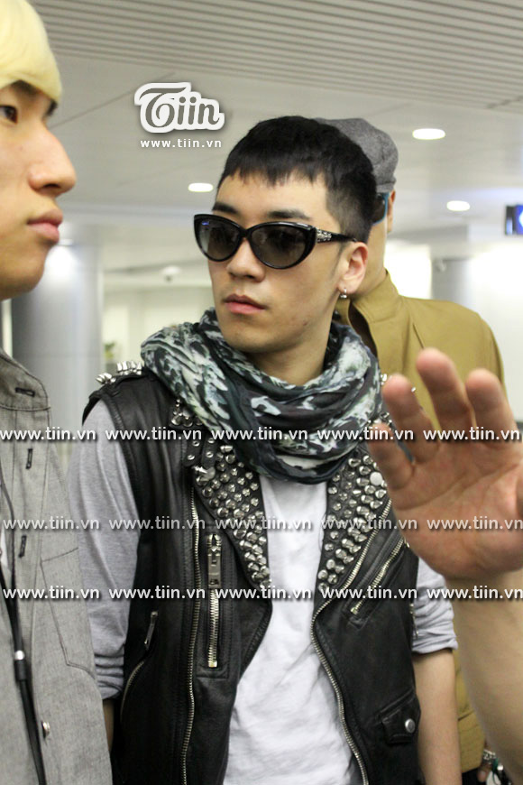 Big Bang's Arrival in Vietnam