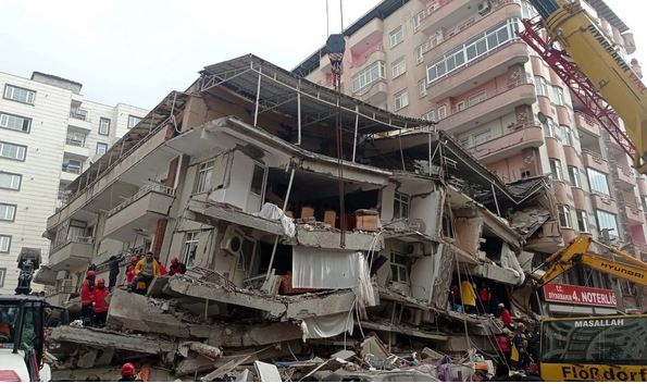 ""Μπορεί να είναι πάνω από 30.000 οι νεκροί"" δήλωσε ο Κ.Συνολάκης για τον σεισμό στην Τουρκία