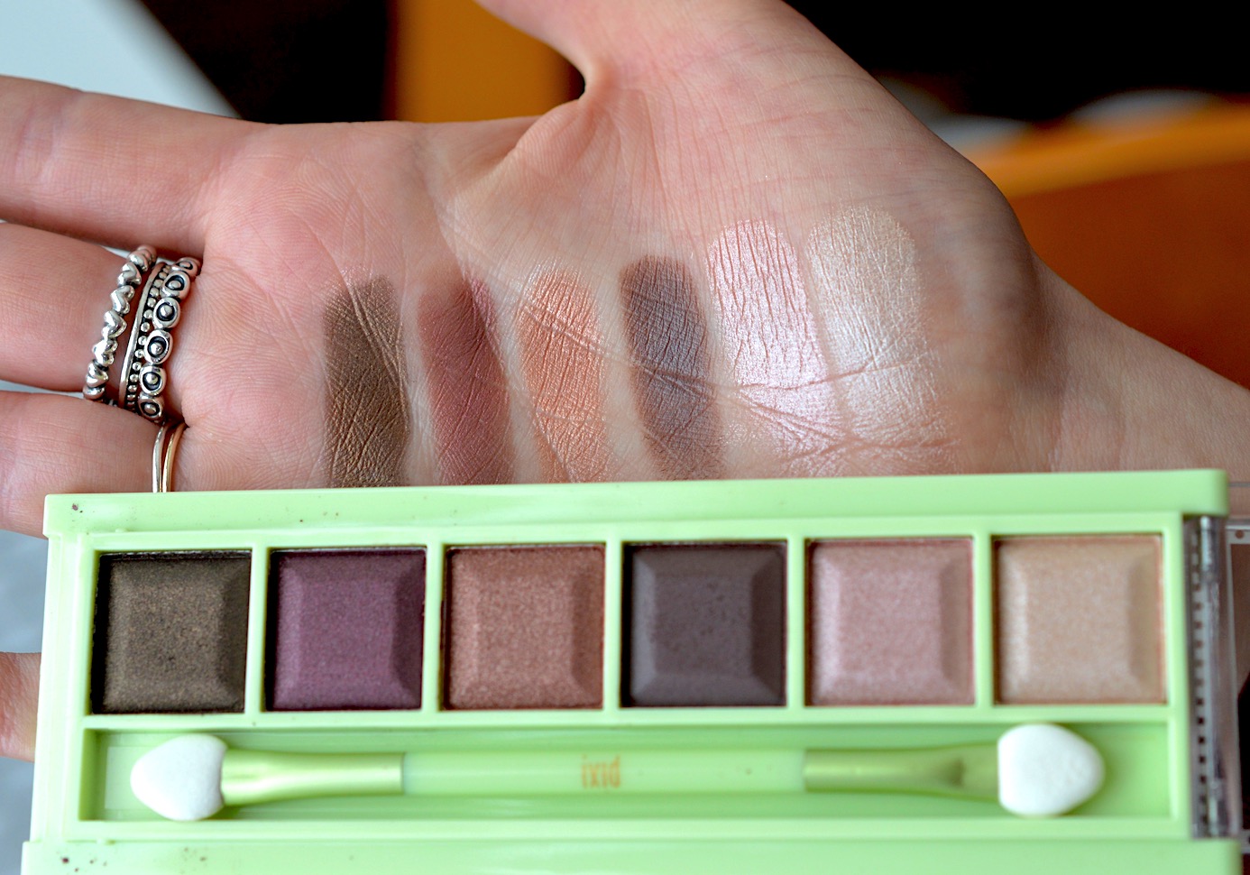 PIXI Mesmerizing Mineral Palette Plum Quartz Swatches