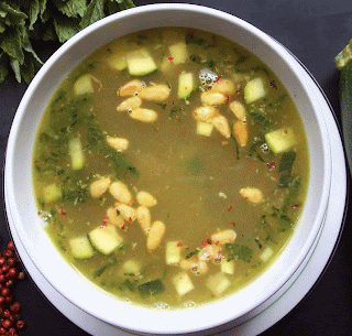 Mint and courgette soup