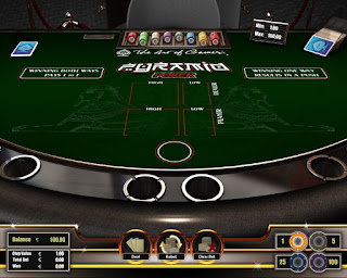 Play pyramid poker game