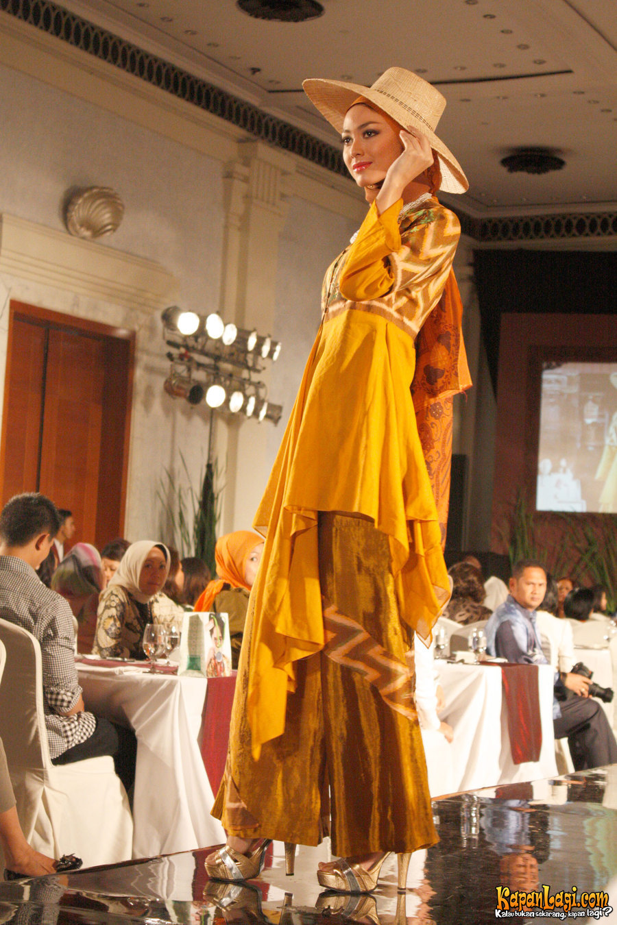Inspirasi Baju Muslim dari Berbagai Negara  Tutorial Hijab