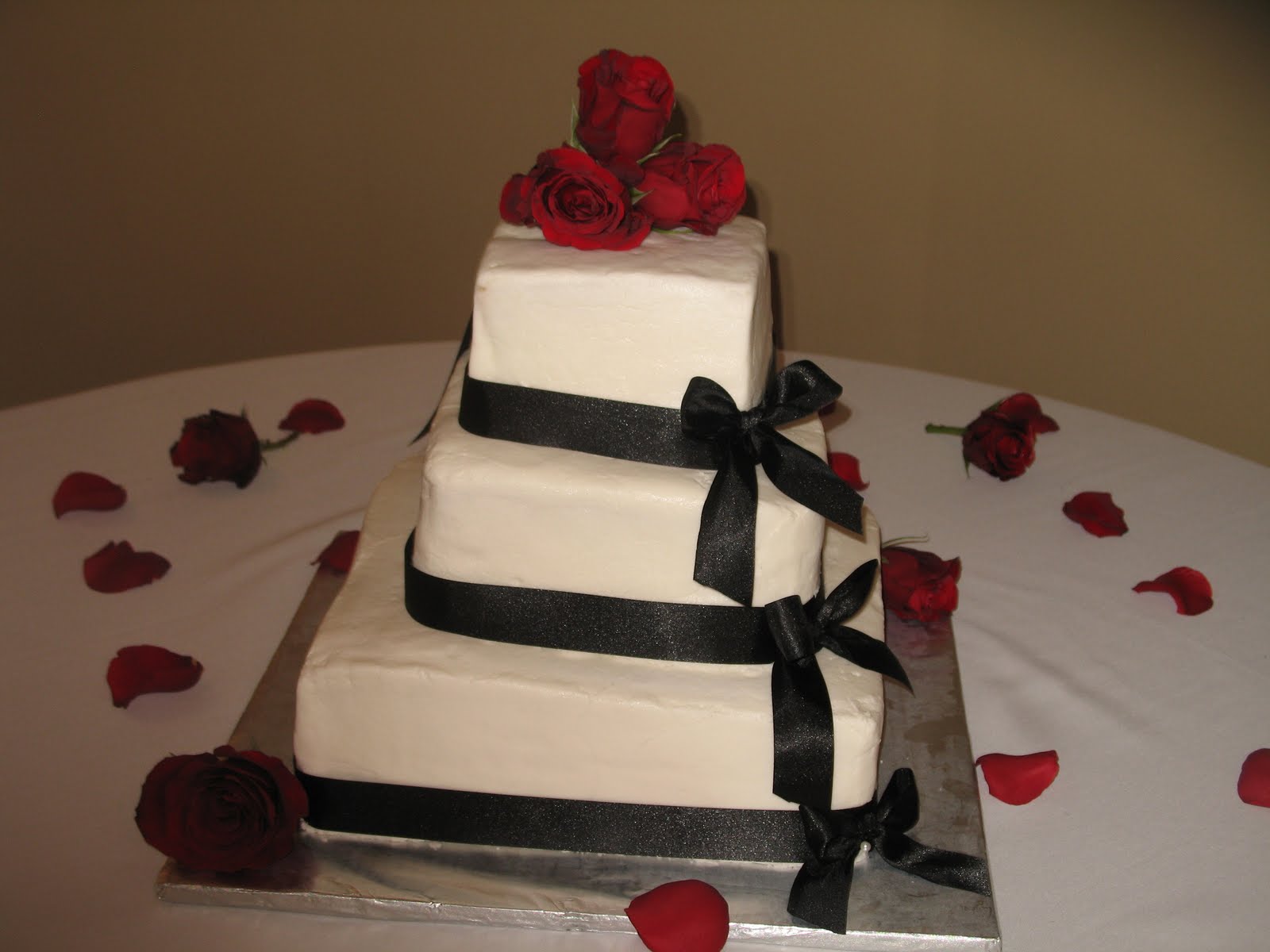square wedding cake images Dede's Cakes