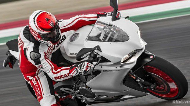 Xe Ducati 959 Panigale ra mắt giá 19.898 USD