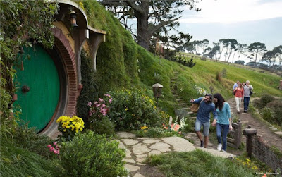 holiday in New Zealand, hobbiton tour, Lord of the Rings Tours, adventure, adventure in New Zealand, glacier hiking, New Year holiday, fireworks new year