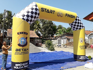 KREASI BALON menjual dan memproduksi BALON GATE-BALON GAPURA-GATE BALON-BALON START&FINISH. BALON GATE berguna sebagi transisi penanda pada suatu perlombaan sebagai tanda start maupun finish. BALON GATE sangat cocok untuk branding Triathlon, Races, Maratoon, Fun Bike, Jalan Sehat, Sponsor, Festival, Konser dan Grand Opening dan dapat ditambahkan dengan logo, gambar, dan pesan singkat pada tubuh BALON GATE