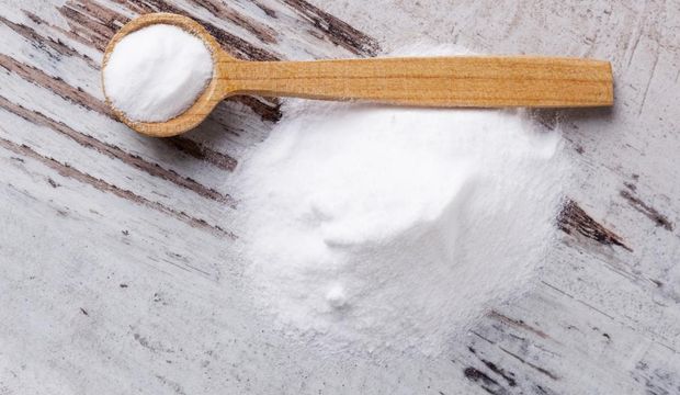 Karbonat ile yapılabilecekler, Karbonat ile yapabileceğiniz 8 değişik karışım sayesinde saç fırçalarını, küçük mutfak aletlerini doğal yöntemlerle temizleyebilir üstüne pedikür suyuna ekleyerek ayaklarınızın yumuşamasına fayda sağlayabilirsiniz.