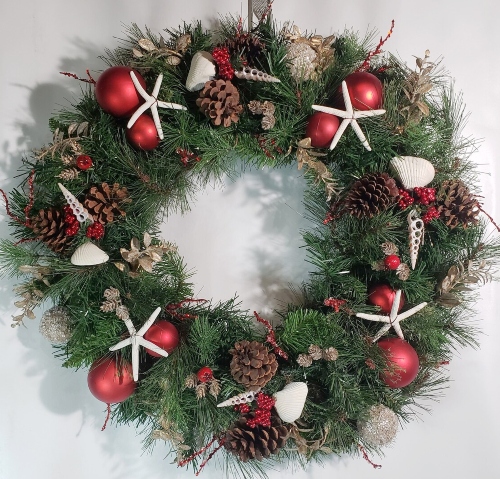 Traditional Christmas Wreath with Starfish