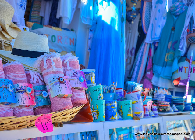 shopping in Fira market