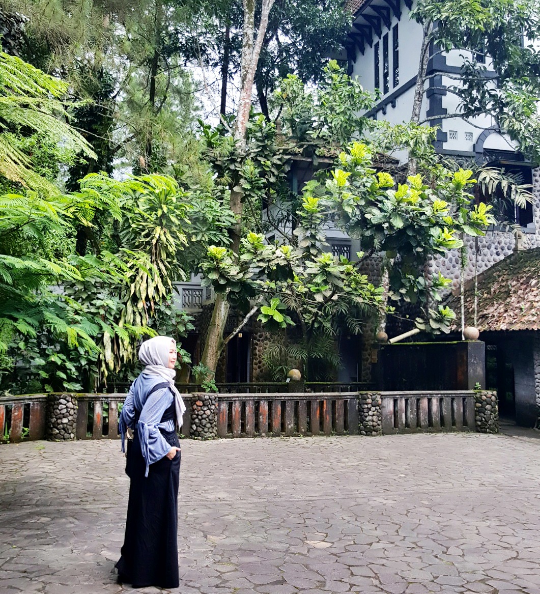 Dunia Senja: Puisi Untuk Gusti di Museum Ullen Sentalu