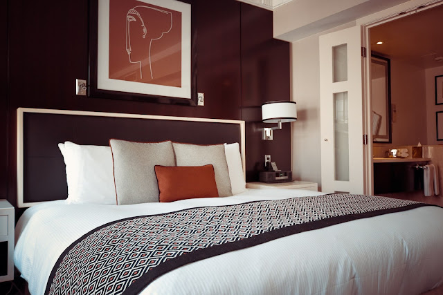 Simple Ways to Make Your Bedroom Feel Like a Luxury Hotel