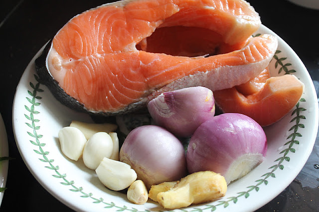 Masak Asam Pedas Ikan Salmon dan Bendi - Azie Kitchen