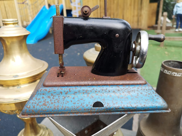 Vintage sewing machine at Rozelle Collectors Market