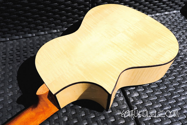 Isuzi SST-1T Tenor Ukulele back