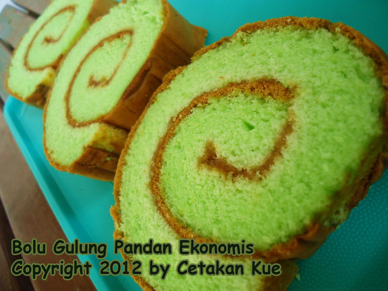 cetakan kue: Bolu Gulung Pandan Ekonomis