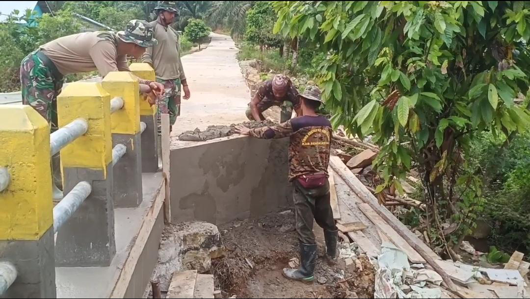 Pembangunan Satgas TMMD Regtas Ke 111 Kodim 1202/Skw Sebentar Lagi Akan Bisa Di Akses Oleh Masyarakat Desa Setangau Jaya.