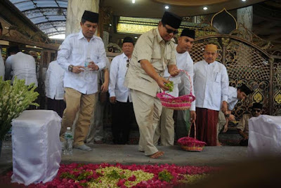 Prabowo Ziarah Ke Makam Para Pendiri Nahdlatul Ulama (NU)