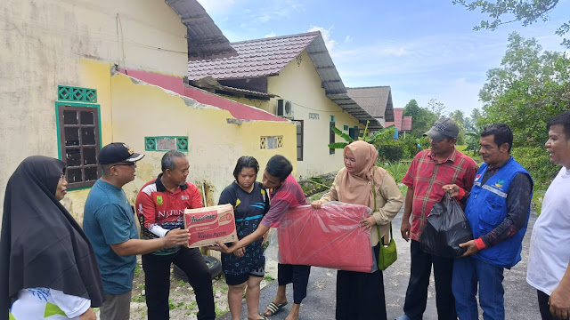 Bupati Perintahkan Dinsos Natuna Tinjau 7 Rumah Warga di Kecamatan Bunguran Timur yang Rusak Akibat Diterjang Badai