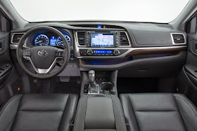 Interior view of 2014 Toyota Highlander
