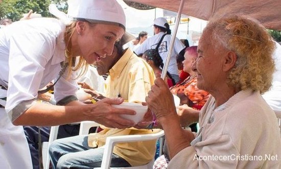 Iglesia alimenta a más de cien mil personas en Venezuela