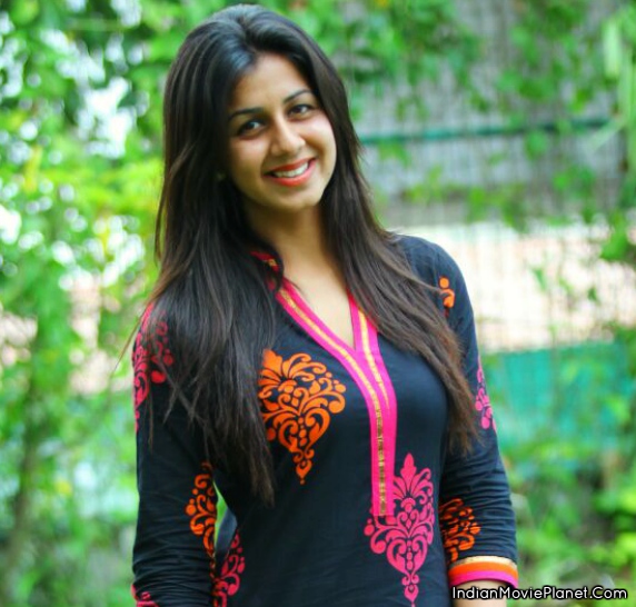 actress nikki galrani beautiful salwar images