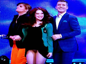 Cátia Palhinha com a passarinha ao léu entre Júlia Pinheiro e João Baião
