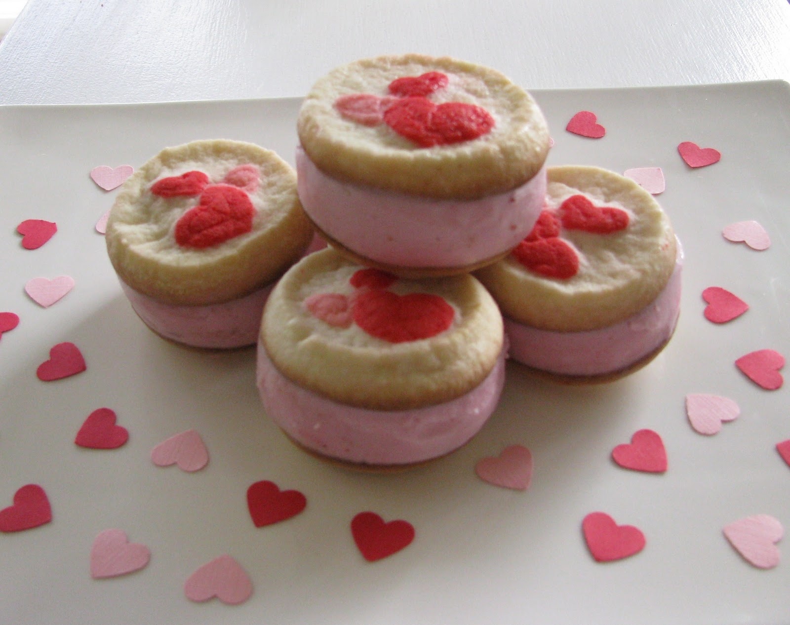 Sheek Shindigs: Easy Valentine's Ice Cream Sandwiches