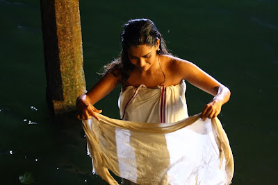 Mallu Actress Kadhal Sandhya Hot Photos In Bath Towels