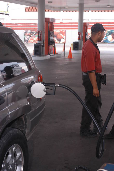 VOLVERÁN AUMENTAR ESTA SEMANA PRECIOS DE LOS COMBUSTIBLES, INCLUYENDO EL GAS LICUADO DE PETRÓLEO, CONSUMIDORES PONEN " EL GRITO AL CIEO "