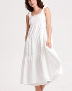 biale sukienki lato 2023
