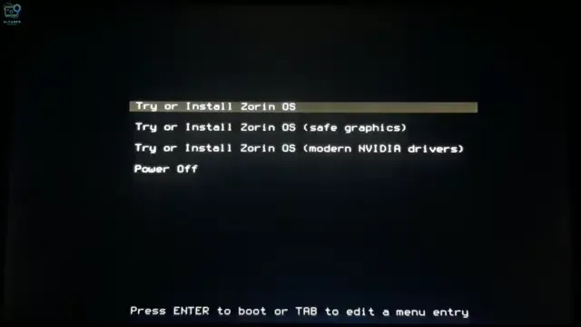 تحميل وتثبيت نظام التشغيل Zorin os بجانب الويندوز