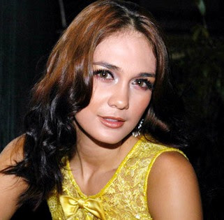 Foto Luna Maya on Foto Telanjang Artis Seksi Indonesia  Luna Maya