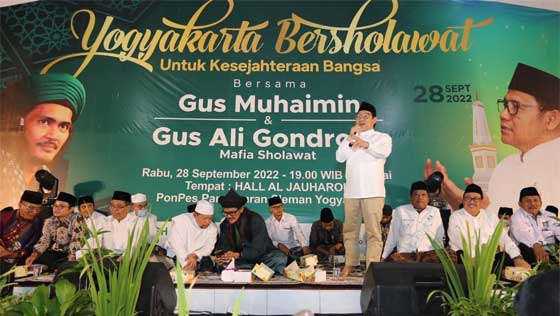 Gus Muhaimin Shalawatan Bareng Mafis