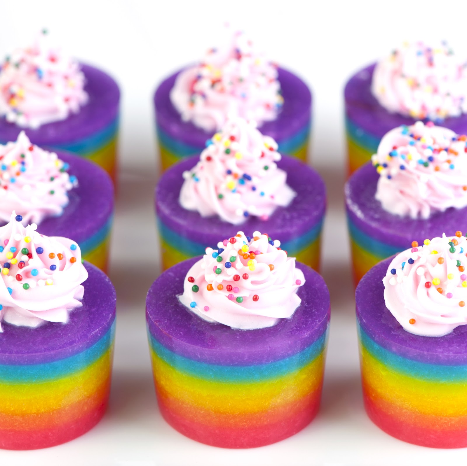 Rainbow Cake Jelly Shots (cake flavored vodka, lemonade, sweetened ...