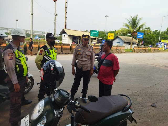 Bersama Karyawan Pelabuhan Pelindo, Kapolsek Kskp Banten Adakan Kegiatan Jum'at Curhat