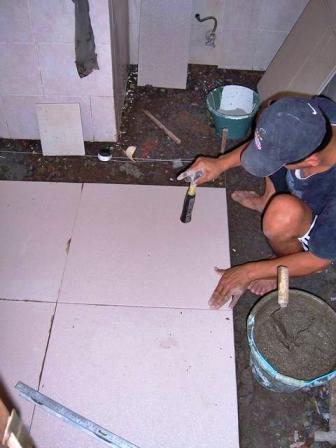 Tips Memilih dan cara  memasang  Keramik  Dinding 