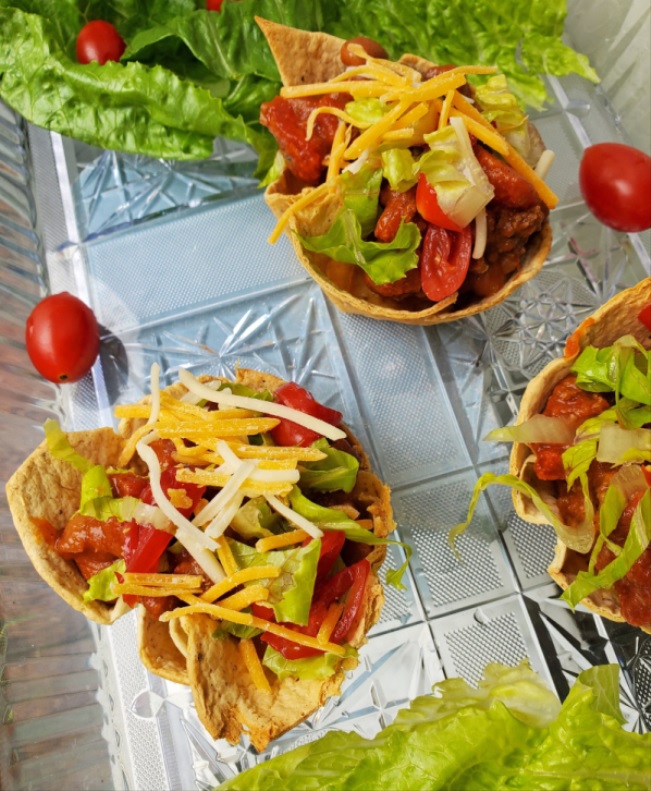 Mini Tortilla Chili Bowls