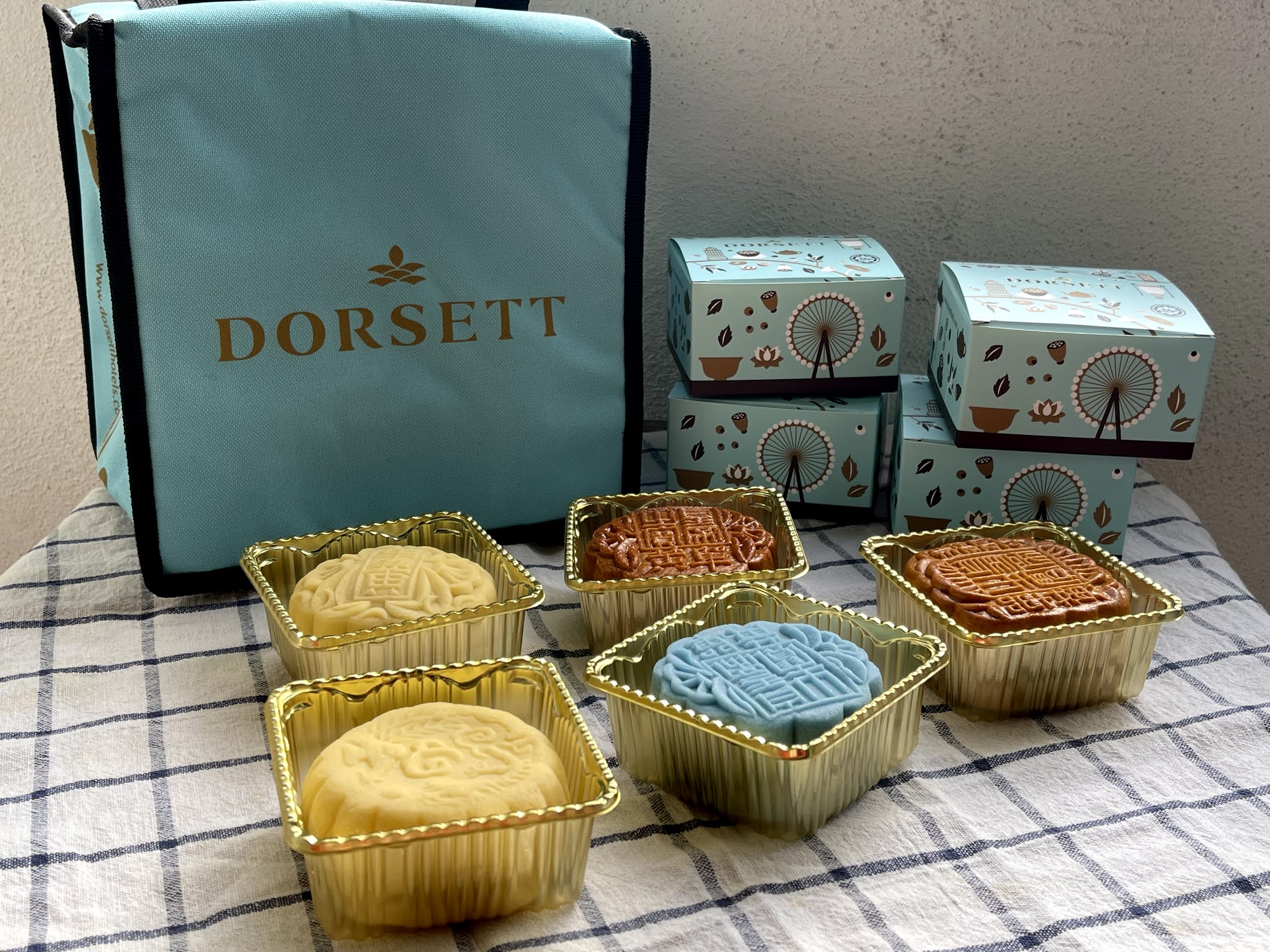 NIKMATI KUIH BULAN (MOONCAKE) TERBAIK DARI DORSETT GRAND SUBANG