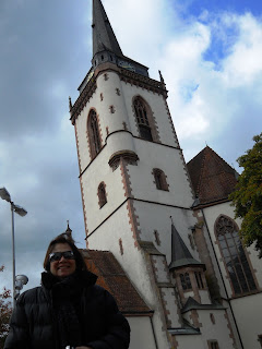 A bela Torre da Stadtkirche Sankt Marien em Gengenbach Alemanha