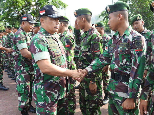 Panglima Kogasgabpad Lombok Melepas 76 Prajurit TNI Kembali ke Satuannya